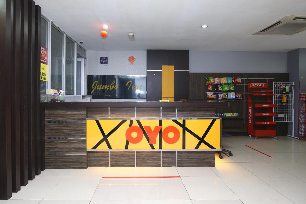 Oyo 90136 Jumbo Inn Kuching Exterior foto