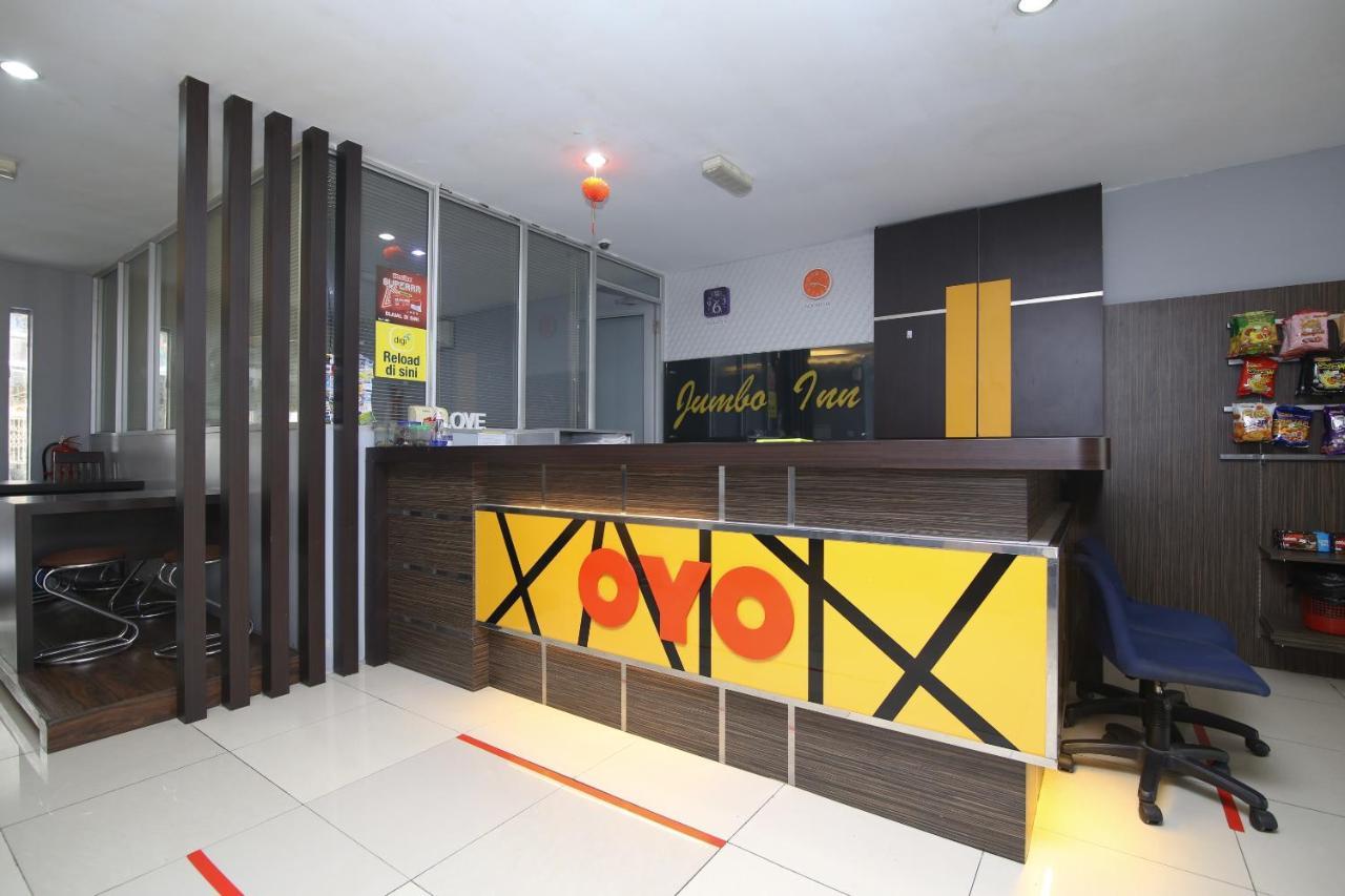 Oyo 90136 Jumbo Inn Kuching Exterior foto